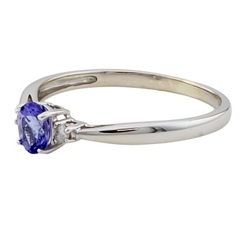 9ct white gold Tanzanite/Diamond 3 stone Ring size O